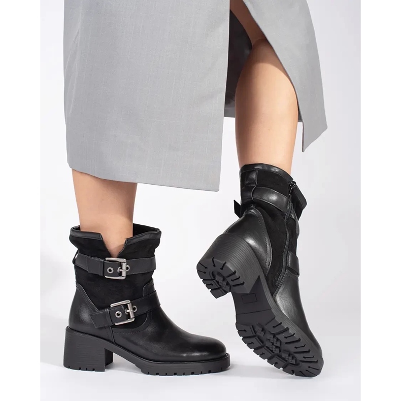 Svarta högklackade ankelstövlar för kvinnor med spännen 1