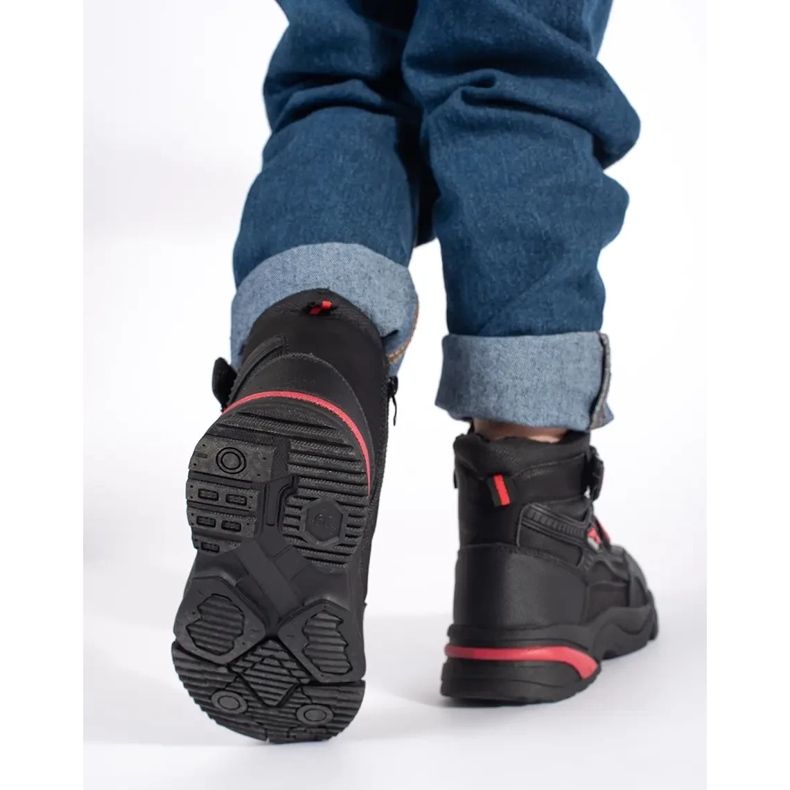 Svarta isolerade pojkstövlar 1