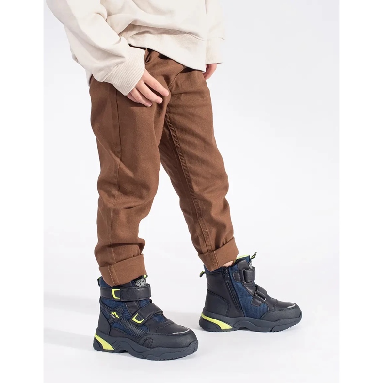 Marinblå isolerade pojkstövlar 1