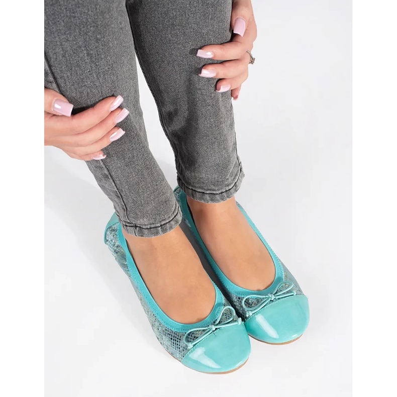 Blå balettlägenheter med ormmönster och rosett 1