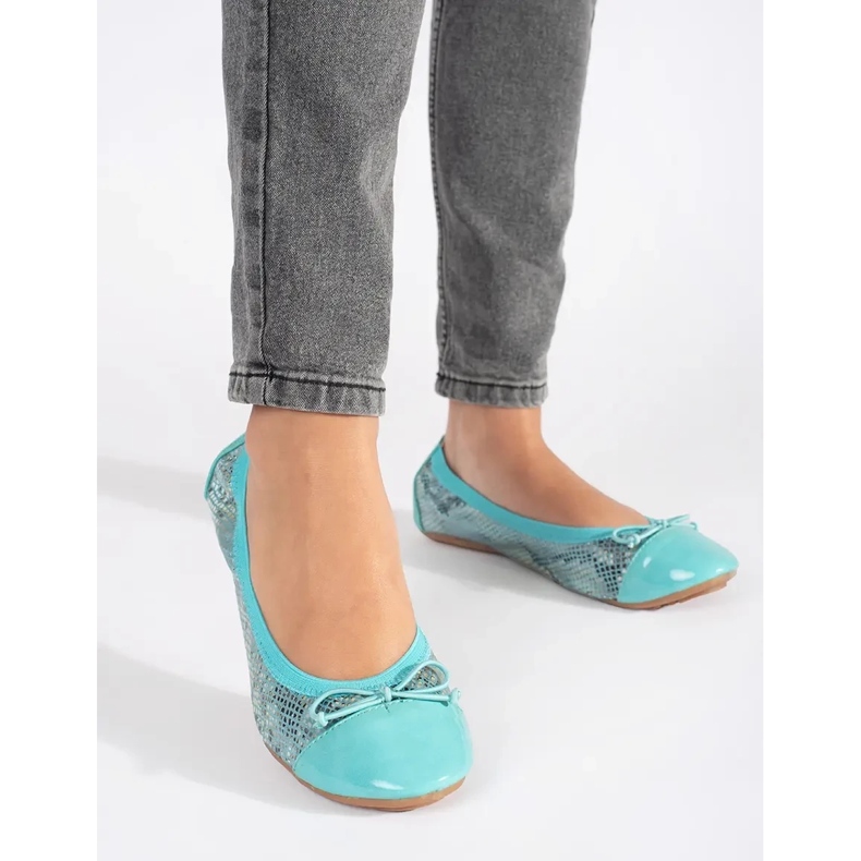 Blå balettlägenheter med ormmönster och rosett 2