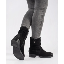 Svarta stövletter med volang i läder från Sergio Leone 1