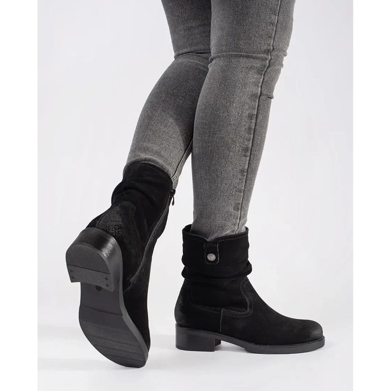 Svarta stövletter med volang i läder från Sergio Leone 1