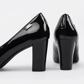 Målade svarta pumpar på Sergio Leone -stolpen 2