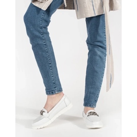 Goodin Lädervita loafers med en kedja på plattformen 3