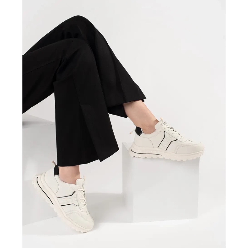 Goodin Lädersportskor på en tjock sula vit 1