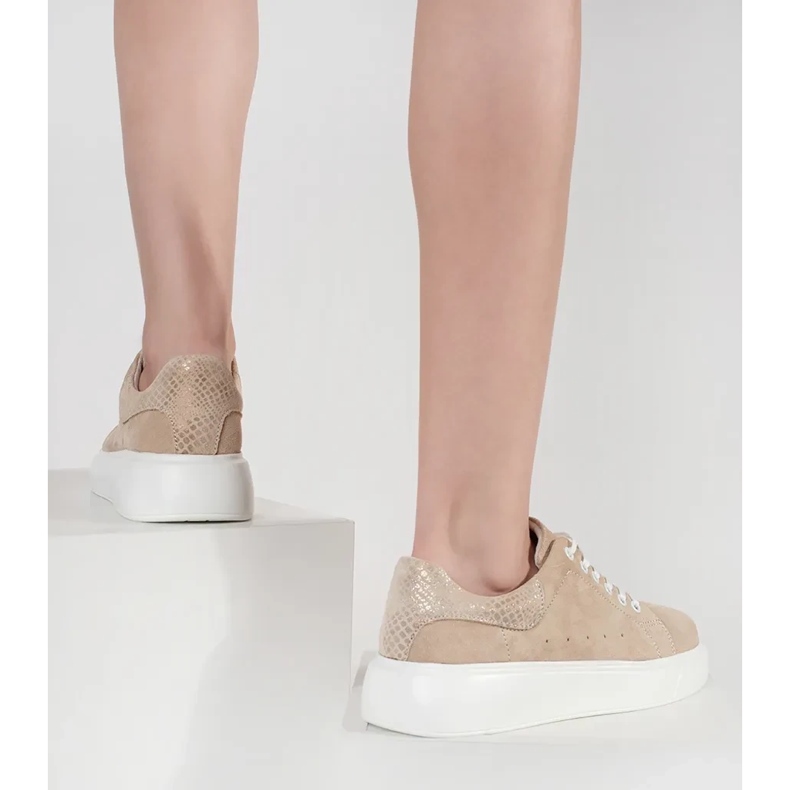 Goodin Beige läder sneakers på en tjock sula 1