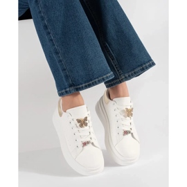 Vita sneakers på plattformen med PIN -kod 2