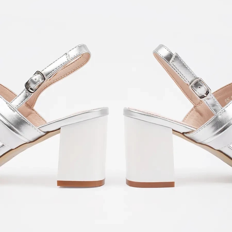 Metalliska sandaler på Srebrne Sergio Leone Post silver- 1