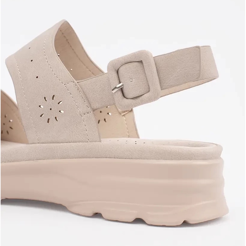 Goodin Ljus -BEIGE LJUS SANDALS på en tjock sula 1