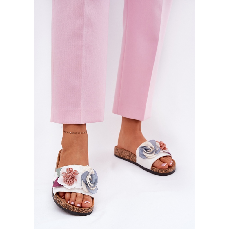 Kvinnors flip flops med blommor på en korkplattform vit 2