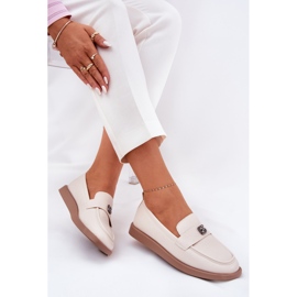 Eleganta kvinnors loafers med en dekorativ liten detalj av Vinceza 62208 Beige 6