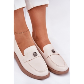 Eleganta kvinnors loafers med en dekorativ liten detalj av Vinceza 62208 Beige 7