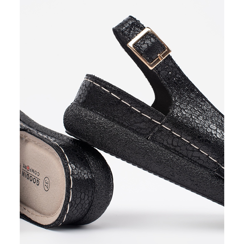 Goodin Svarta sandaler med innersula i läder 1