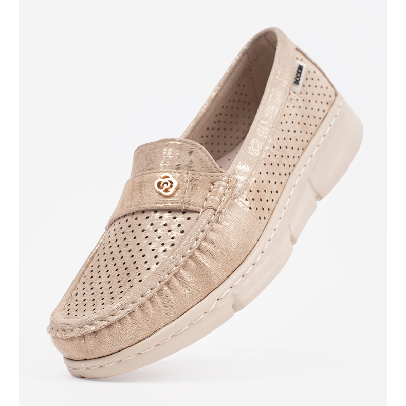 Goodin Beige openwork loafers med ett gyllene element 1
