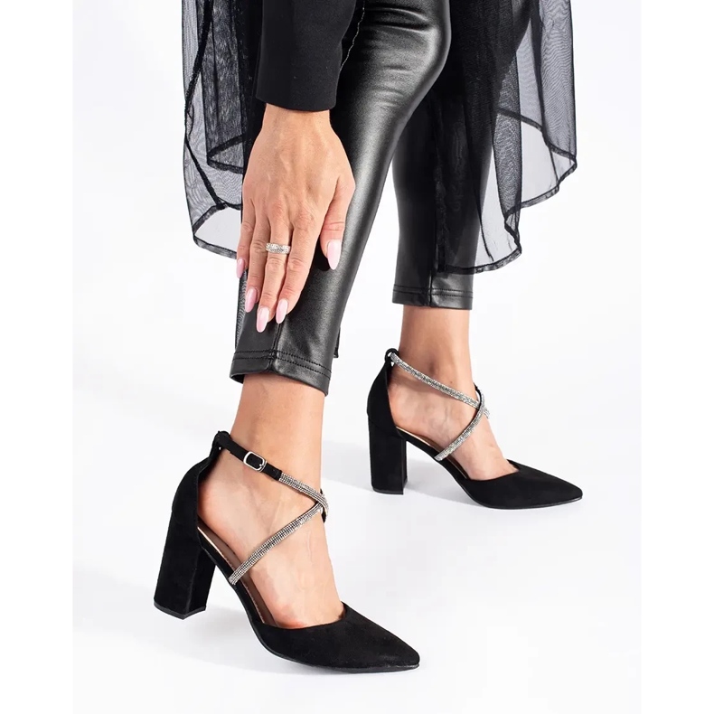 Svarta pumps i mocka med paljetter 2