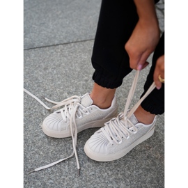 Kvinnors sneakers med dekoration på plattformen beige 4