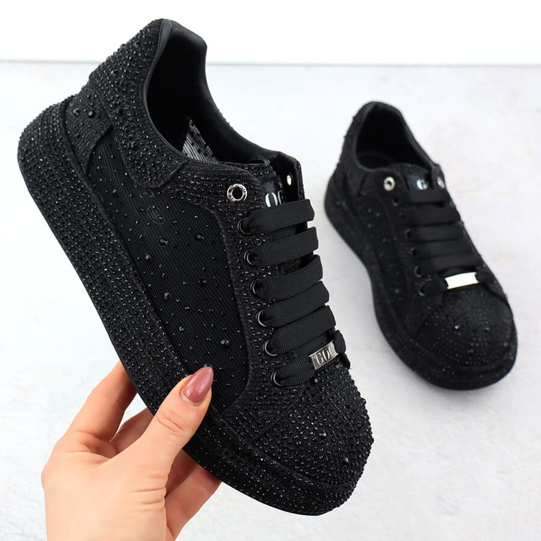 Kvinnor med zirkoner på plattformen svart goe nn2n4021 1