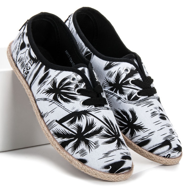 Mckeylor SVART &amp; VITA bundna sneakers 1