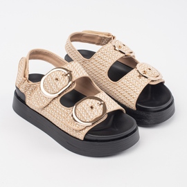 Goodin Sandaler på en plattform i en beige och vit rutig 1