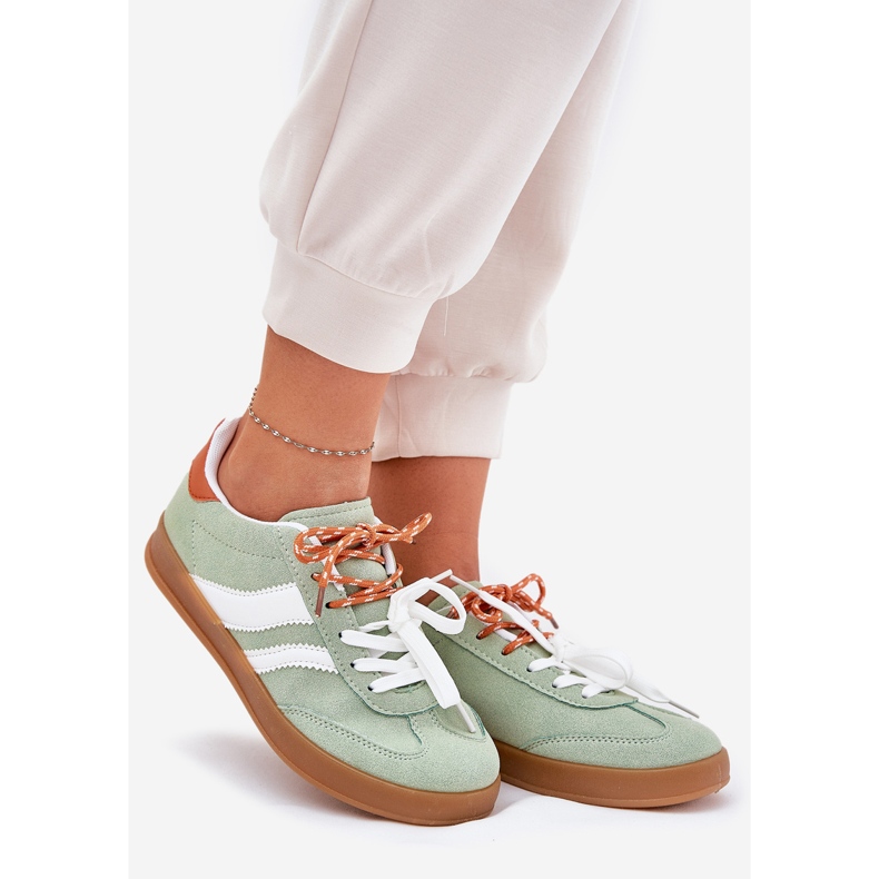 Låga kvinnors sneakers med dubbel snörning grön 1