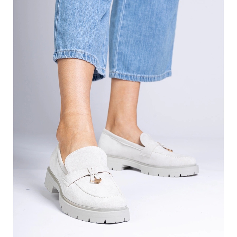 Grå eleganta loafers från Ecozamz med dekoration 1