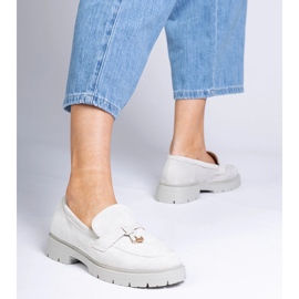 Grå eleganta loafers från Ecozamz med dekoration 2