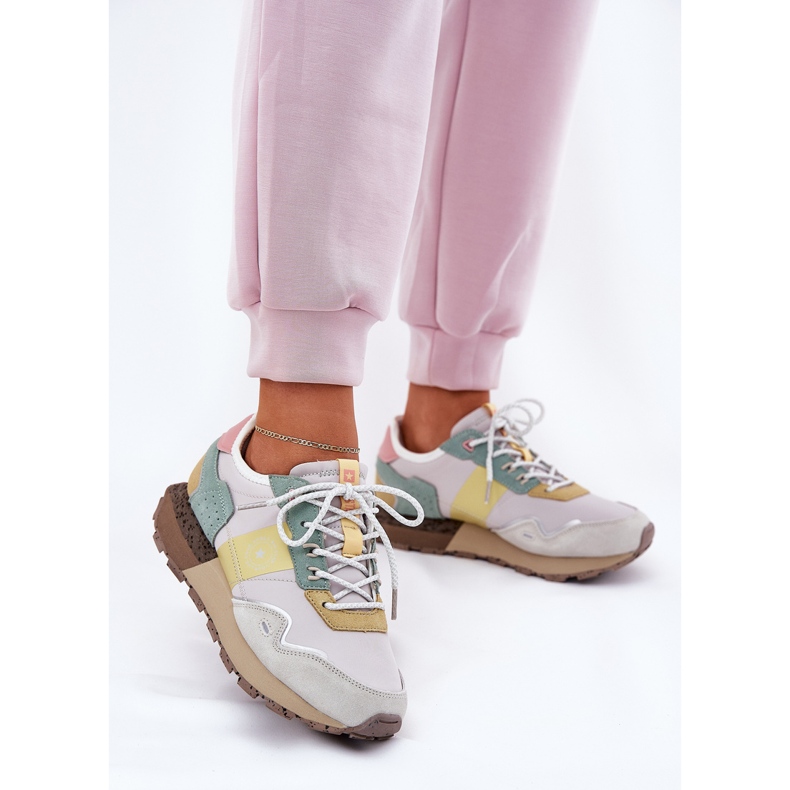 Kvinnors mocka sneakers Big Star RR274244 Hi-polish grågul system 2