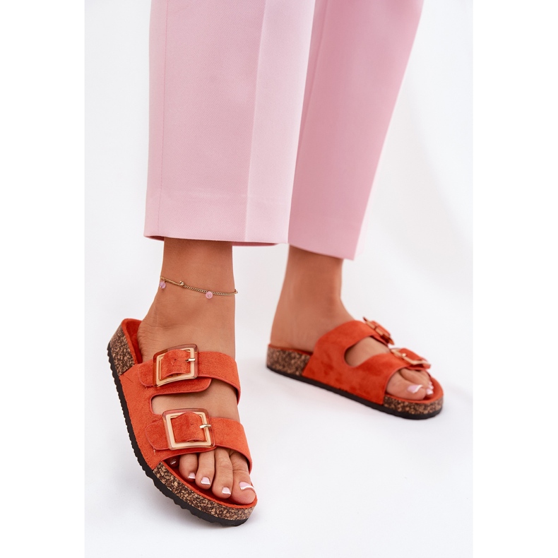 Kvinnors flip flops med klämmor på en korkorange sula 2