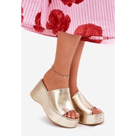 Eco Leather kvinnors tofflor på plattformen och guldkilarna gyllene 1