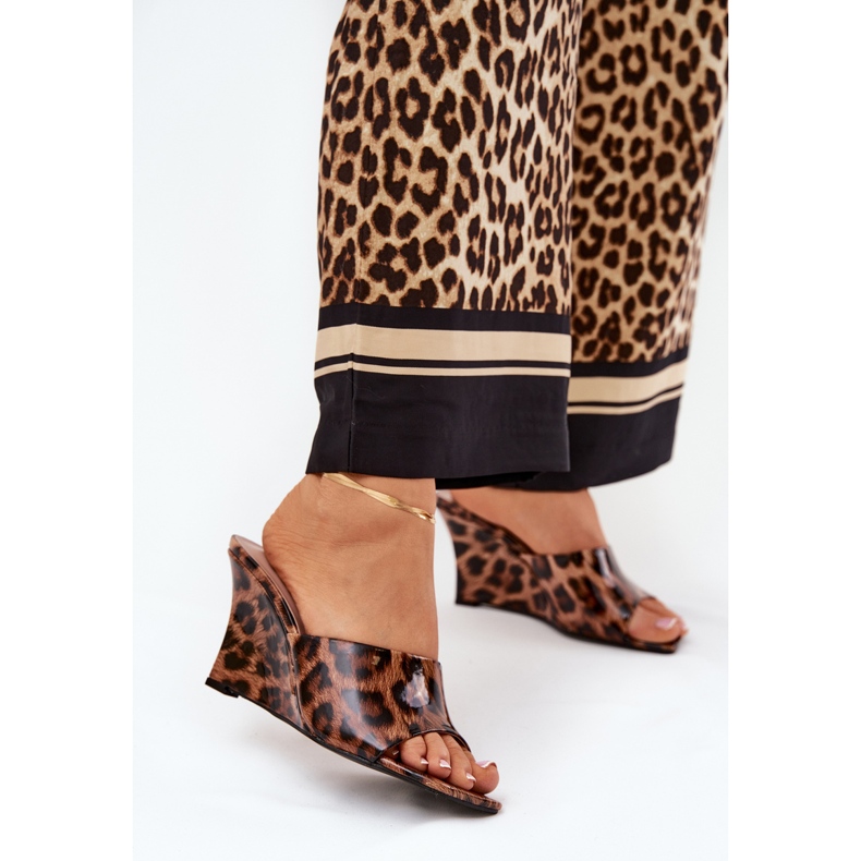 Målade kvinnors flip flops bruna leopard leopardtryck 2