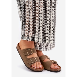 Kvinnors flip flops på en korkplattform med gyllene spännen gröna 1