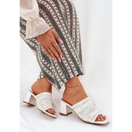 Kvinnors flip flops med vita klackar 7