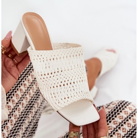 Kvinnors flip flops med vita klackar 8