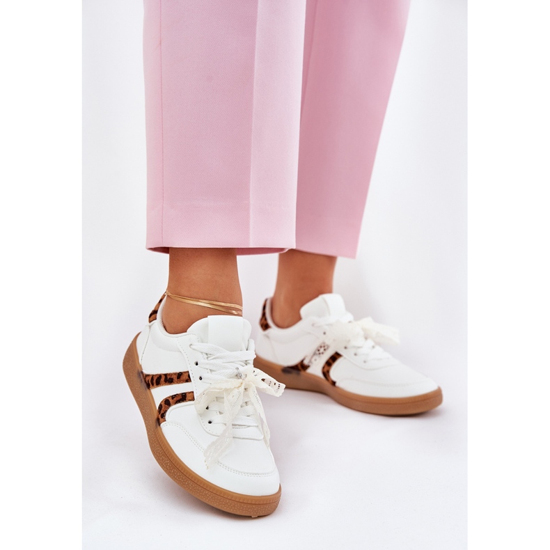 Låga kvinnors sneakers med spetsvitt leopardtryck 2