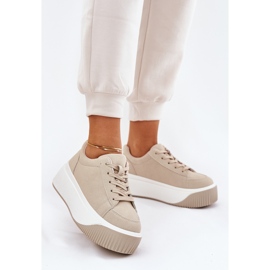 Sneakers på en massiv plattform slät beige 2