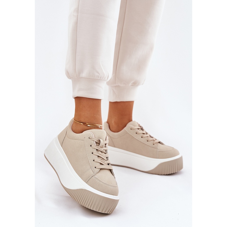 Sneakers på en massiv plattform slät beige 2