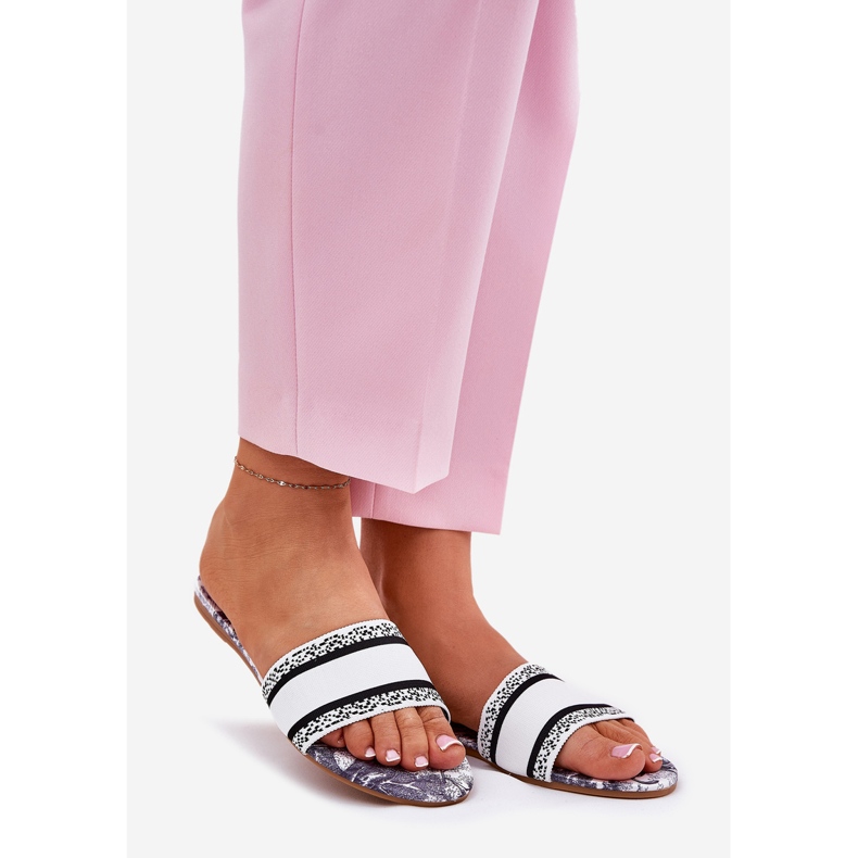 Patrocherade platta kvinnors flip flops vit 1