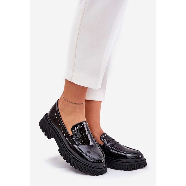 Kvinnors loafers lackade med svart dekoration 1