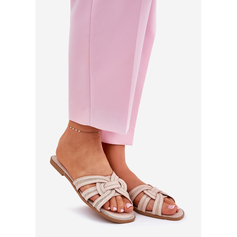 Platta kvinnors flip flops med beige överväldigande ränder 1