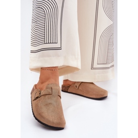 Tofflor kvinnors träskor på plattformen med kaki -spänne beige 2