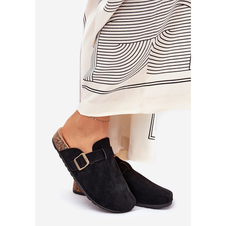 Tofflor kvinnor och på plattformen med svart klämma 1