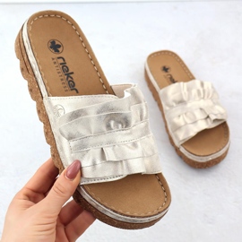 Kvinnors flip flops på plattformen med Golden Rieker V8763-60 gyllene 1