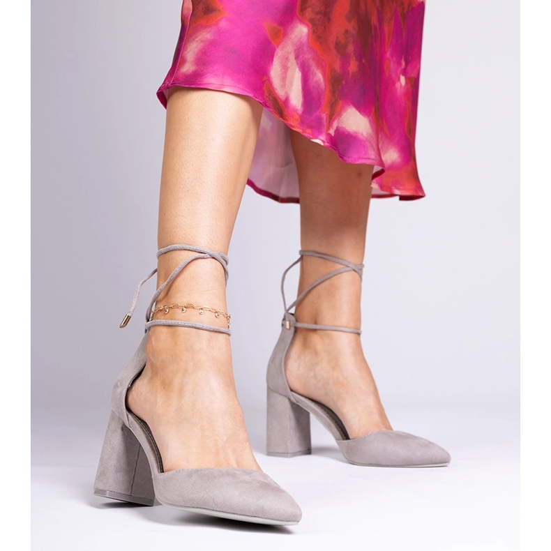 Grå klassiska pumpar från Ekozamszu 1