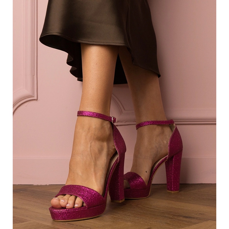 Rosa kvinnors höga glittersandaler 1