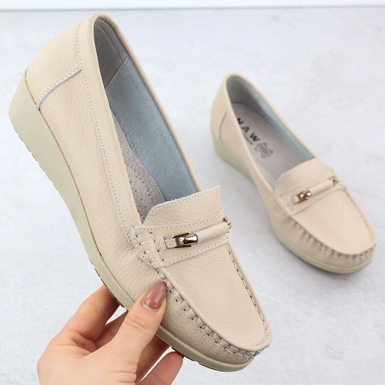 Kvinnors läderloafers på höjden beige sabatina jhy02 1