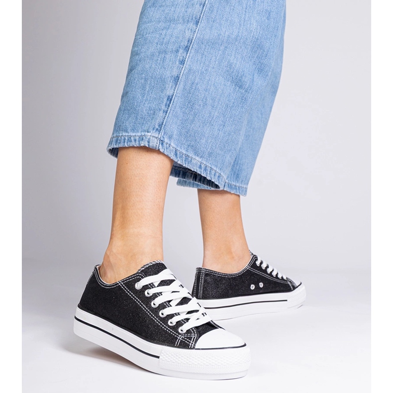 Svarta kvinnors glitter sneakers 1