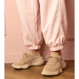 Beige sportsneakers med en strumpor övre 1