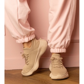 Beige sportsneakers med en strumpor övre 2