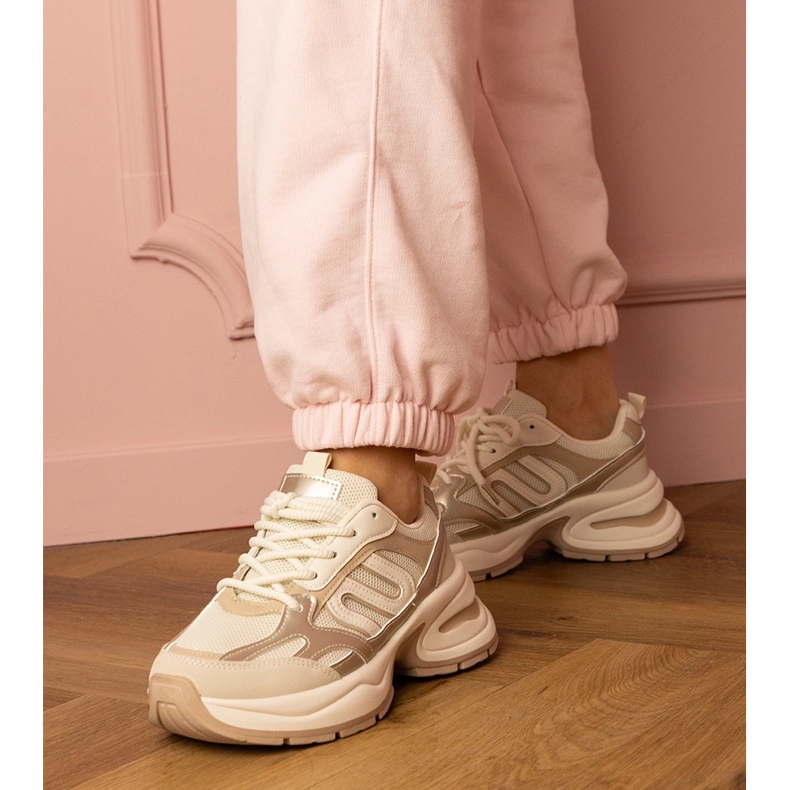 Beige Sports Sneakers på en massiv sula 1